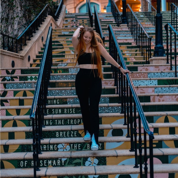 Meet your Posher, Jessica - Picture 3 of 4